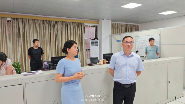校党委常委、副校长钟业喜深入教...